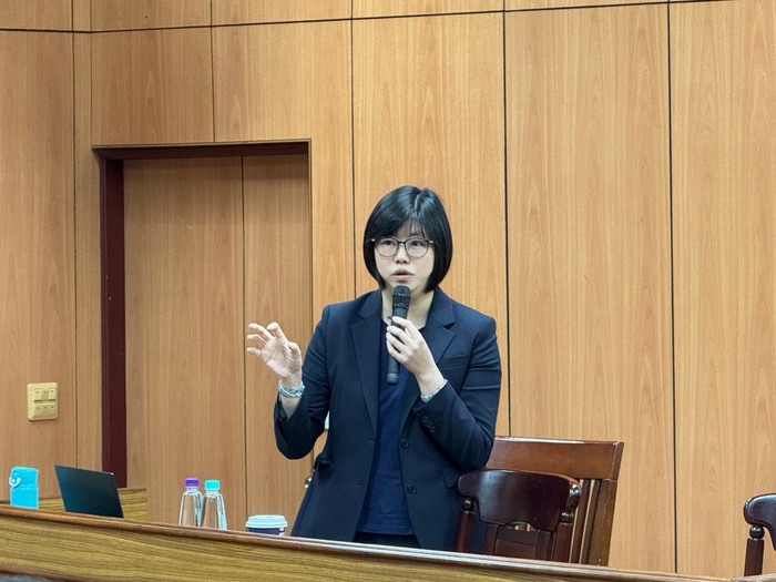 陳珮君講師向同學講述自身經歷